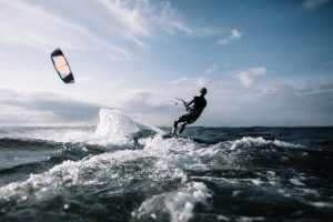 Learning to kiteboard quickly and safely